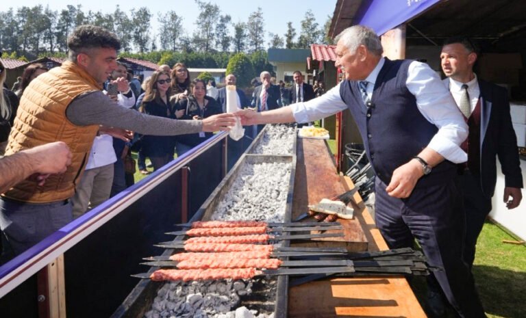 Adana Büyükşehir Belediye Başkanı Zeydan Karalar
