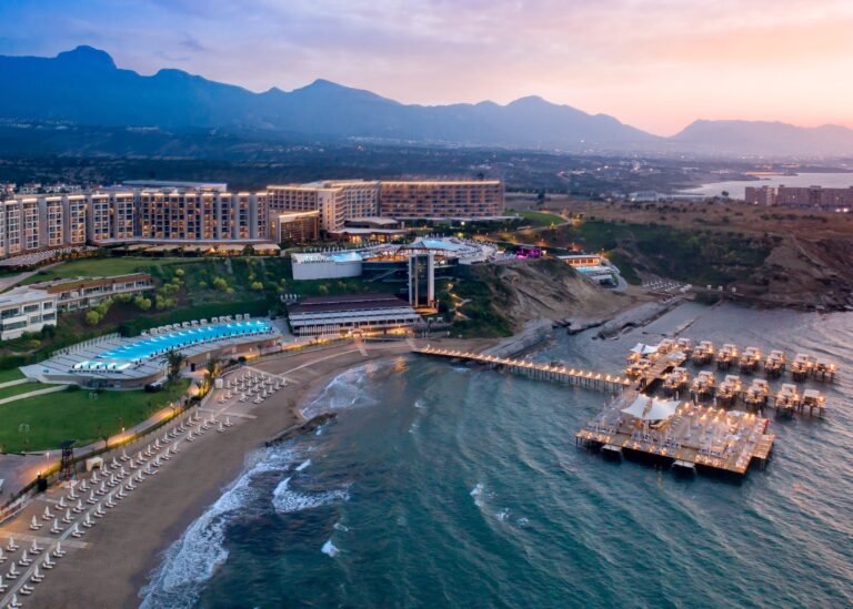 Elexus Hotel bayramda sahnesini yıldızlara açıyor