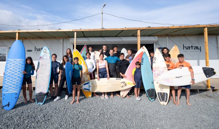 Hatay Sörf Merkezi ile gençlerin umudu yeniden yeşeriyor