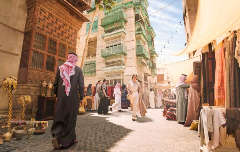 Suudi Arabistan e-vize başvurusu ile kapılarını açtı