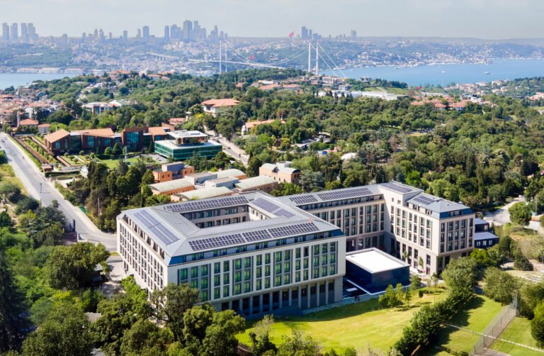 Altunizade Suites İstanbul Curio Collection by Hilton açıldı