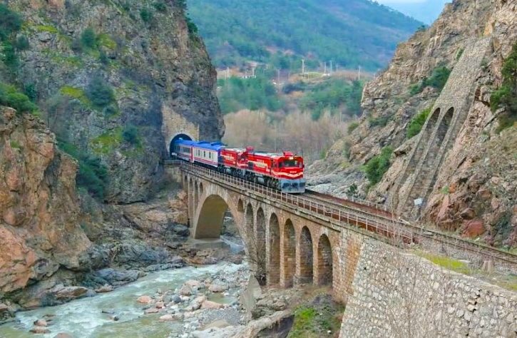 Turistik Karaelmas Ekspresi sonbahar seferlerine başlıyor