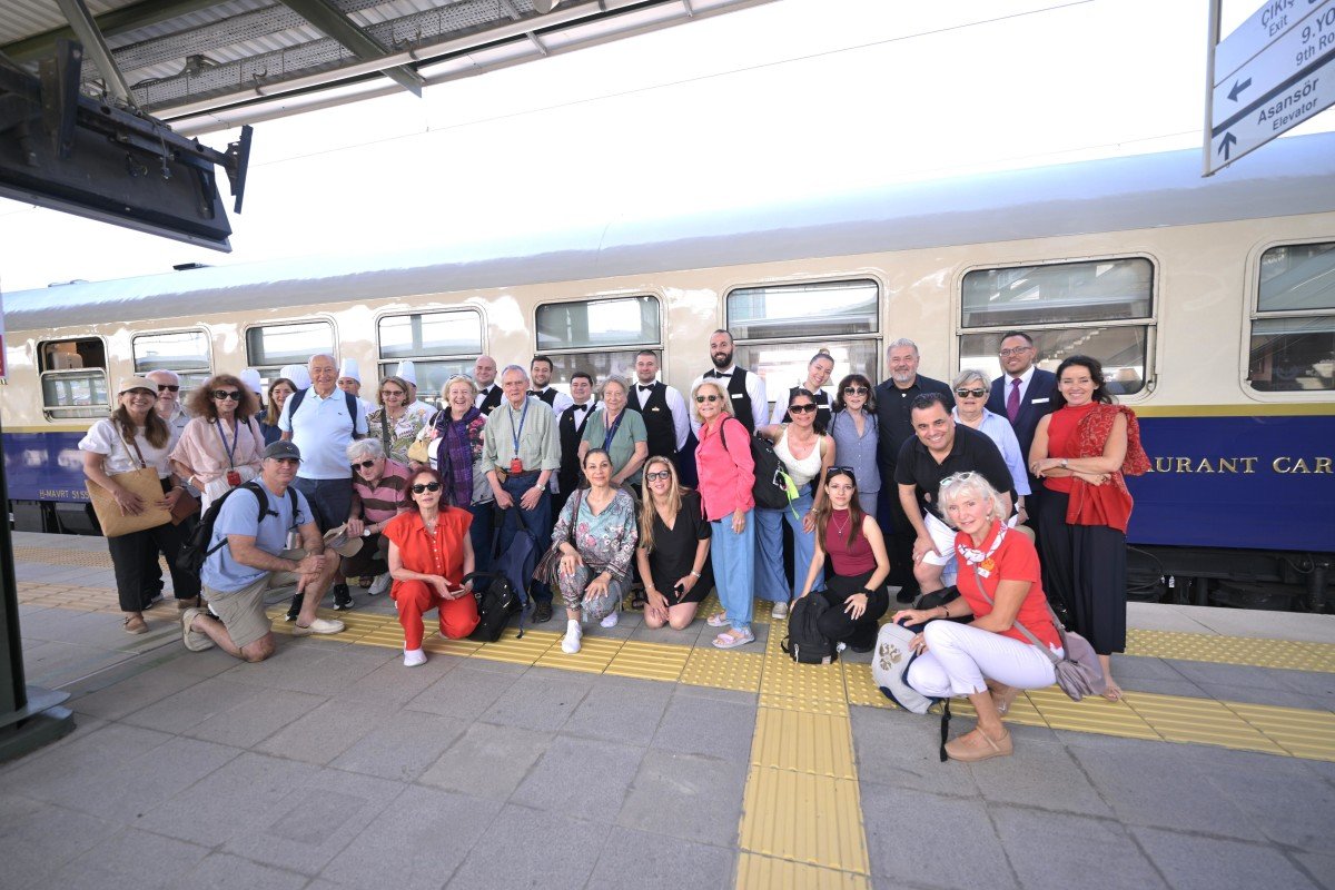 İstanbul-Paris Turistik Treni yeniden yola çıktı