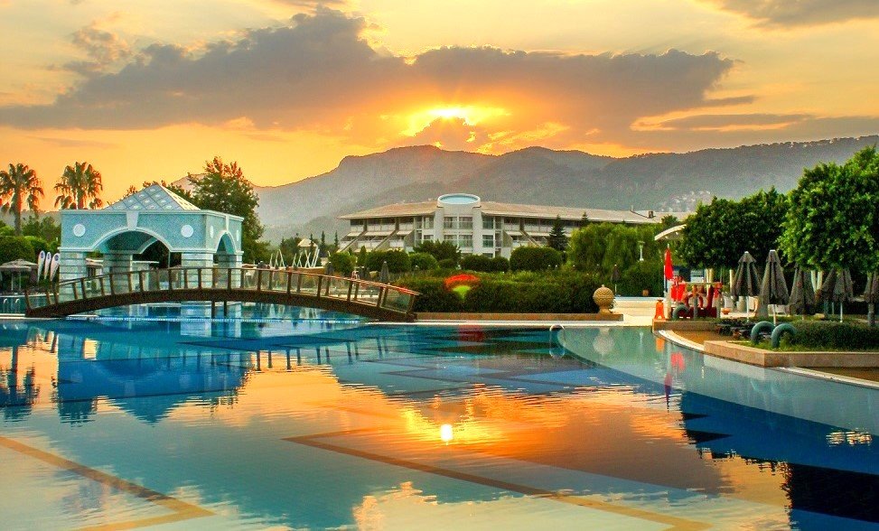 Ara tatil zamanı aile keyfi Hilton Dalaman Sarıgerme'de
