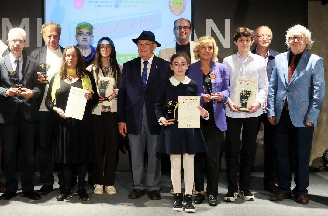 49 ülkeden 356 sanatçı turizmi karikatürle anlattı