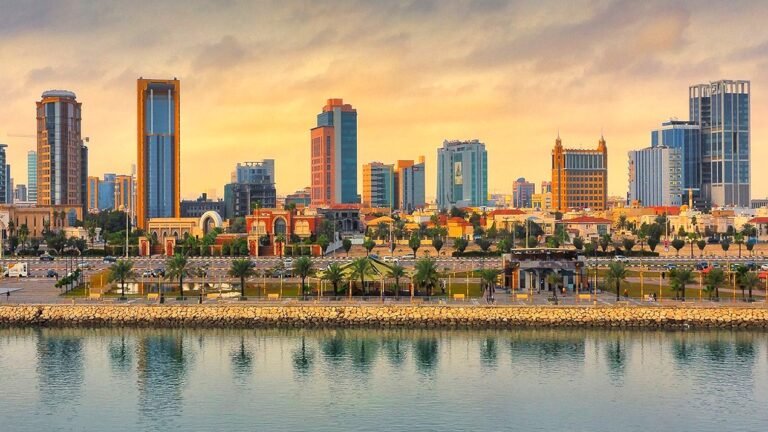 Suudi Arabistan’ın El-Huber kentine turist akını 