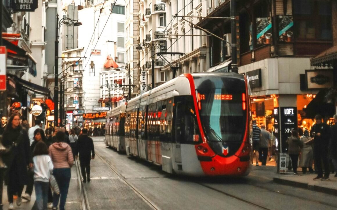 Tarihi Yarımada ulaşımı turistik tramvay ile rahatlayacak