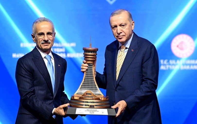 Esenboğa Havalimanı'nın  üçüncü pisti hizmete açıldı