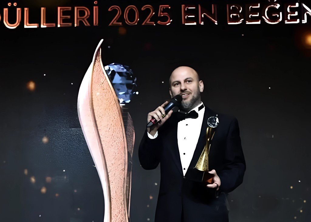 Jolly CEO’su Mert Vardar ‘Altın Lider’ seçildi