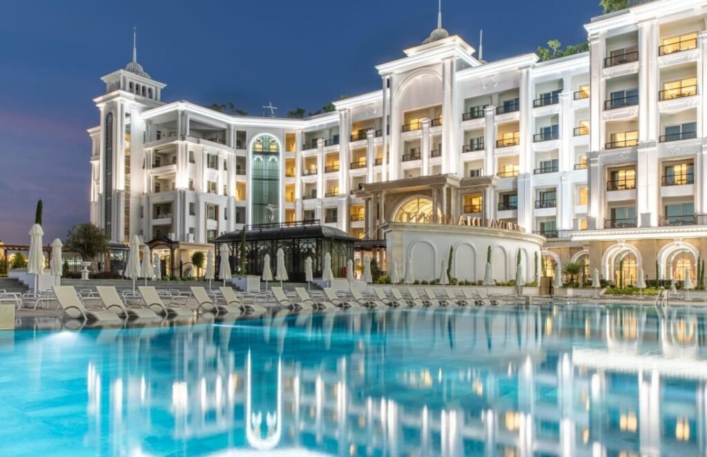Merit Royal Diamond Hotel Booking.com’da zirvede