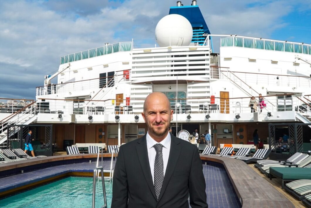 Celestyal Hürmüz Boğazı’ndan güvenli bir şekilde geçti