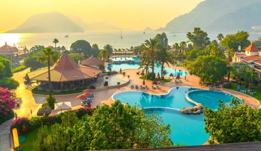 Martı Resort 'Marmaris’in En İyi Lüks Sahil Oteli' seçildi