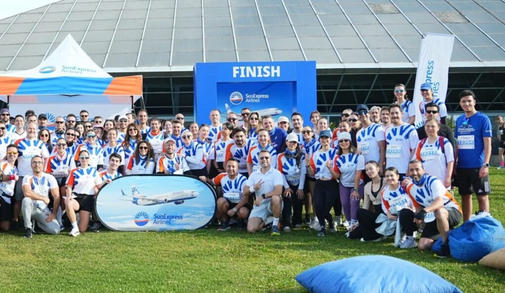SunExpress, Runtalya’da 200 çalışanıyla iyilik için koştu