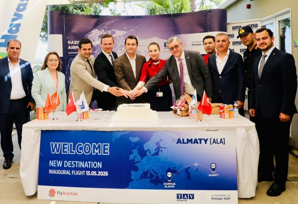 Gazipaşa-Alanya, Almatı’dan ilk uçuşu törenle karşıladı