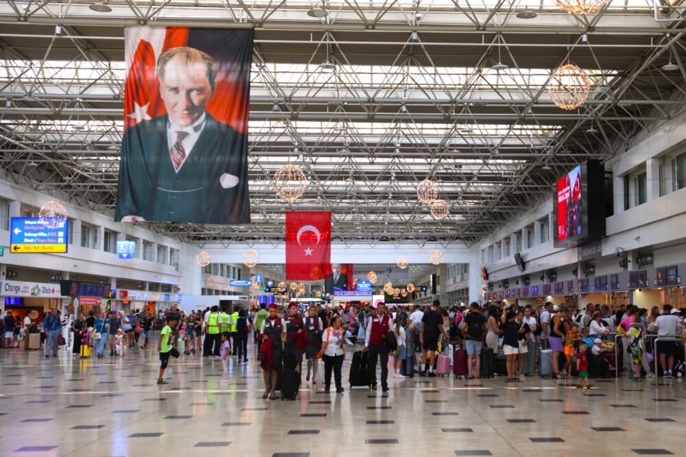 Hava yolu ile seyahat edenlerin sayısı 89 milyonu aştı