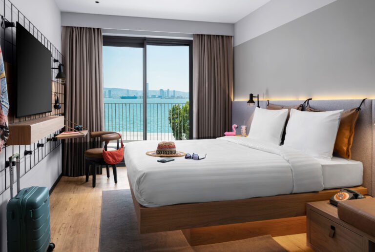 Moxy İzmir şehrin yeni kıyısında kapılarını açtı