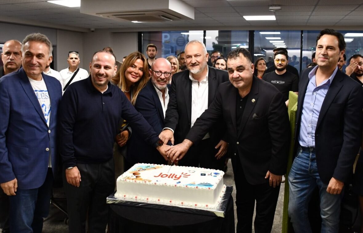 Jolly Antalya çağrı merkezi yeni ofisine taşındı
